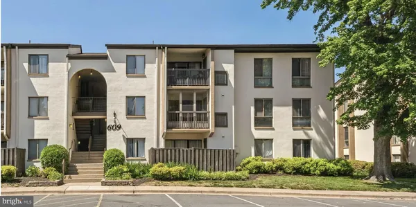 $247,000 | 609 Center Street, Unit 203, Herndon, VA 20170