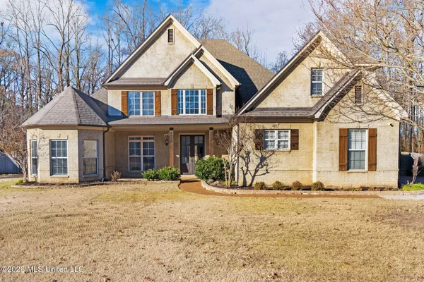 $599,000 | 8433 Lakeview Drive, Olive Branch, MS 38654