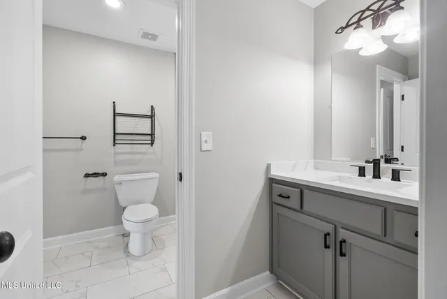 $620,000 | 8433 Lakeview Drive, Olive Branch, MS 38654