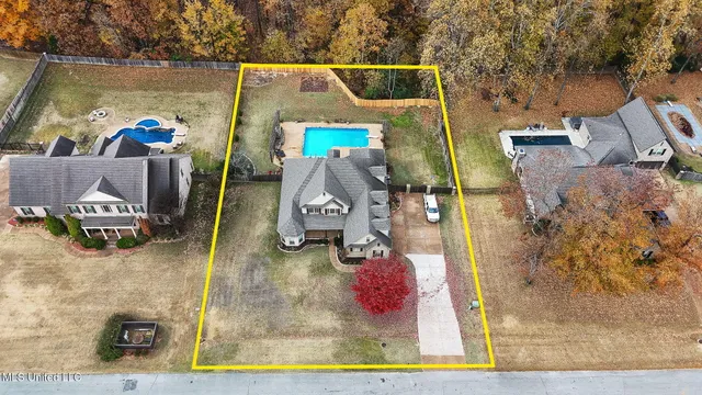 $620,000 | 8433 Lakeview Drive, Olive Branch, MS 38654