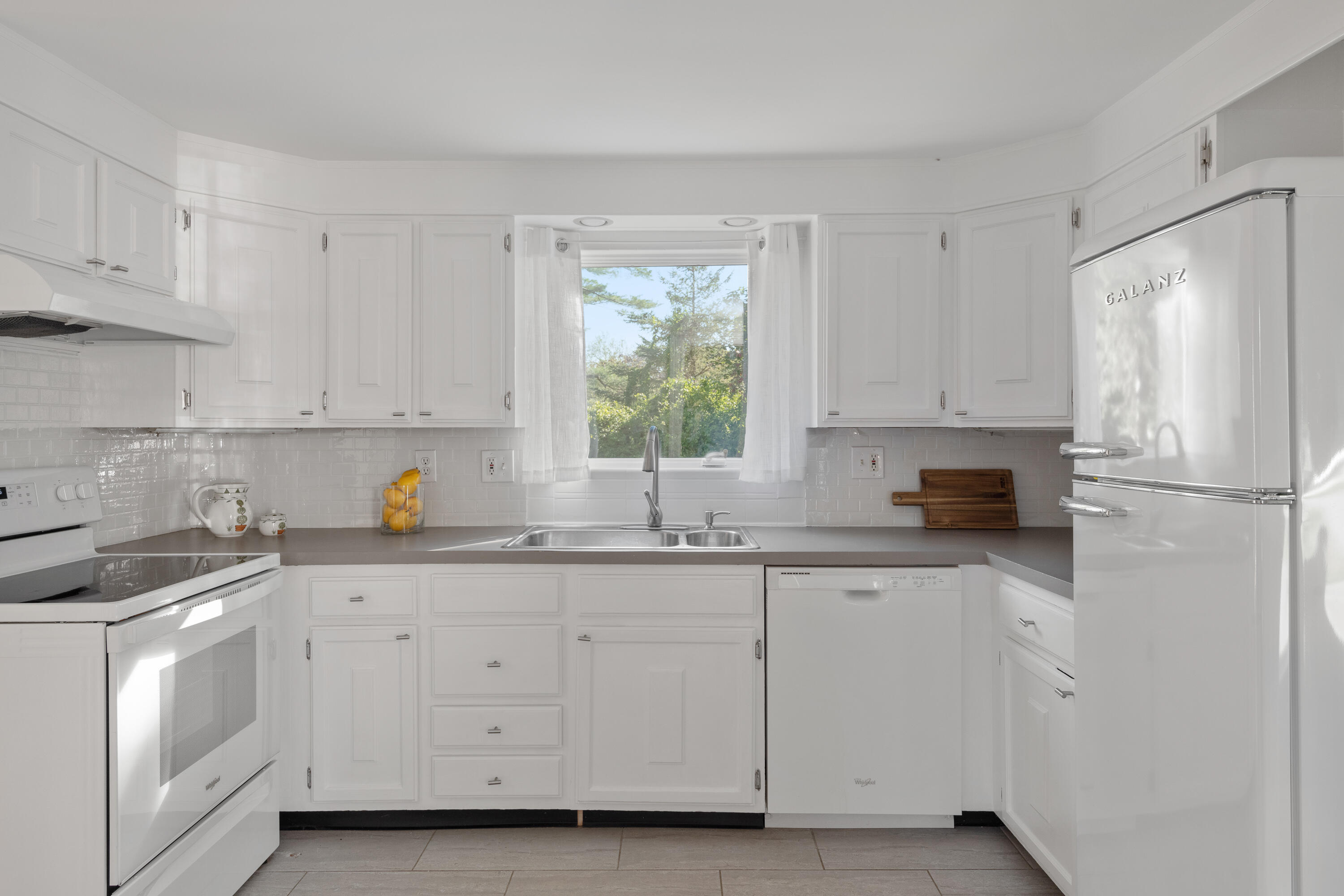 9 Avon Road Falmouth, ME 04105 - Photo 11 of 31 36_9 Avon Dr_PGM_Print