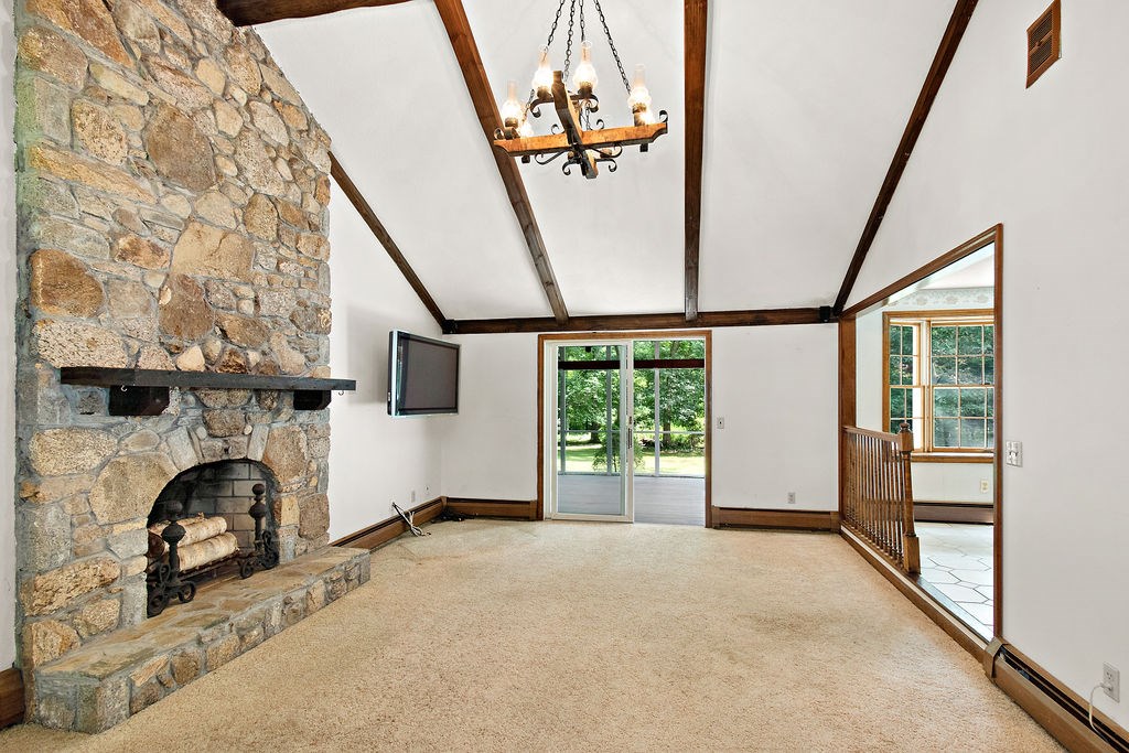 88 New Road Exeter, RI 02822 - Photo 7 of 23