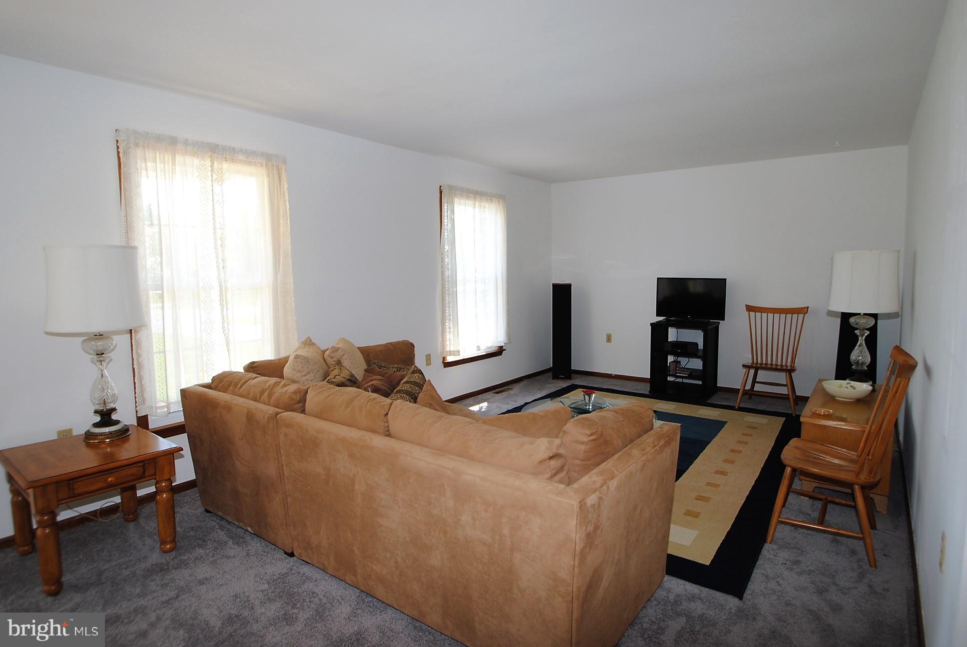 355 Maloney Road Elkton, MD 21921 - Photo 5 of 26 Living Room