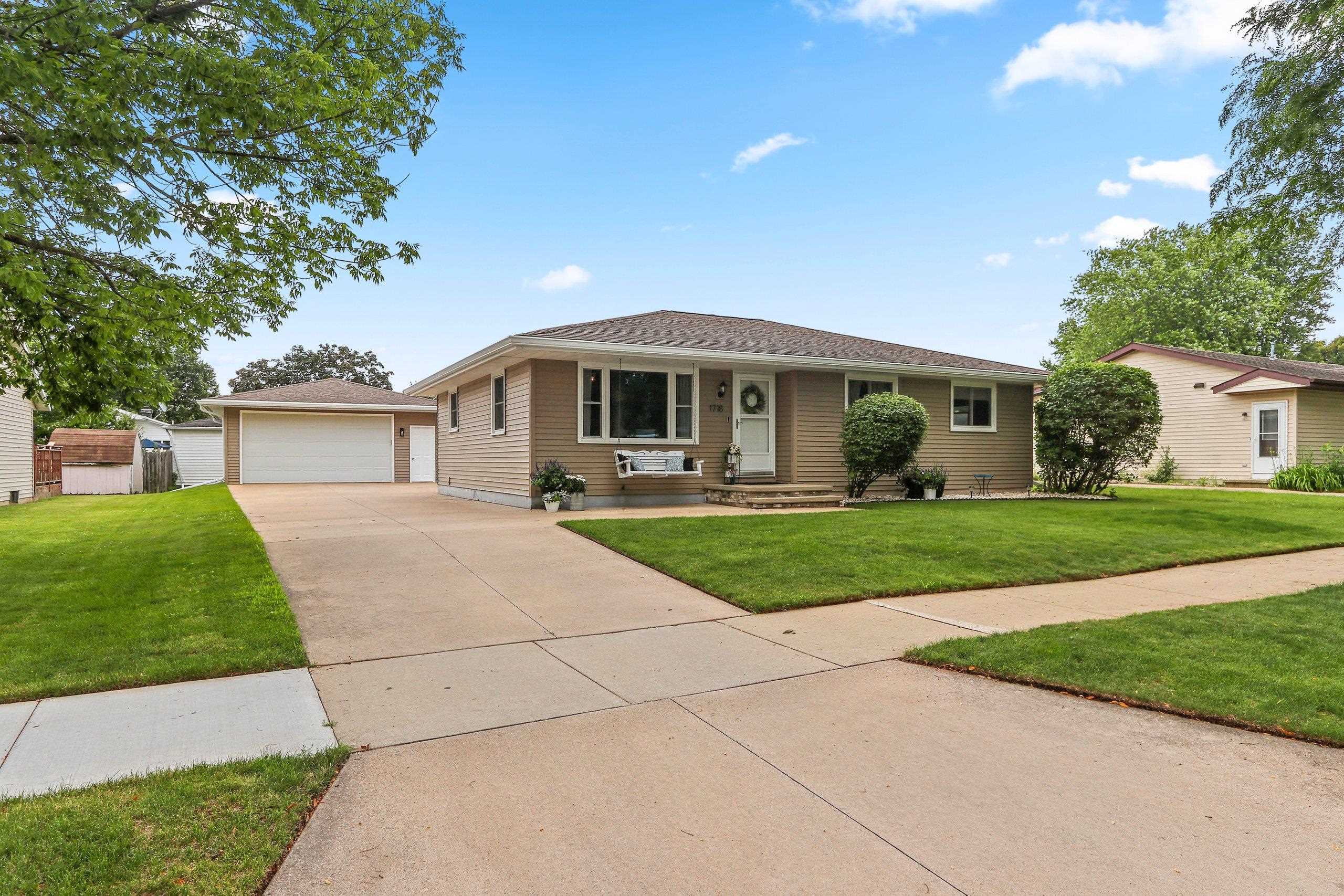 1718 Schaefer Circle Appleton, WI 54915 - Photo 46 of 68