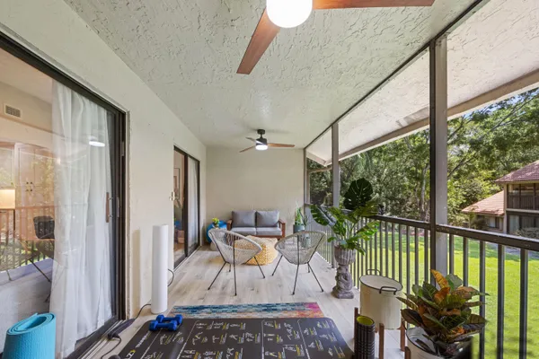 $490,000 | 5710 Coach House Circle, Unit F, Boca Raton, FL 33486