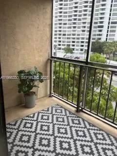 $2,200 | 501 Three Islands Boulevard, Unit 419, Hallandale Beach, FL 33009