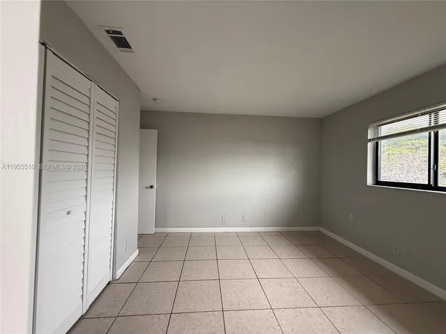 $1,825 | 5220 Northwest 18th Place, Unit 5415, Lauderhill, FL 33313