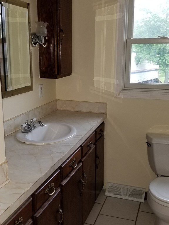 23 Hollow Road Brimfield, MA 01010 - Photo 5 of 17 Gallery Image 5