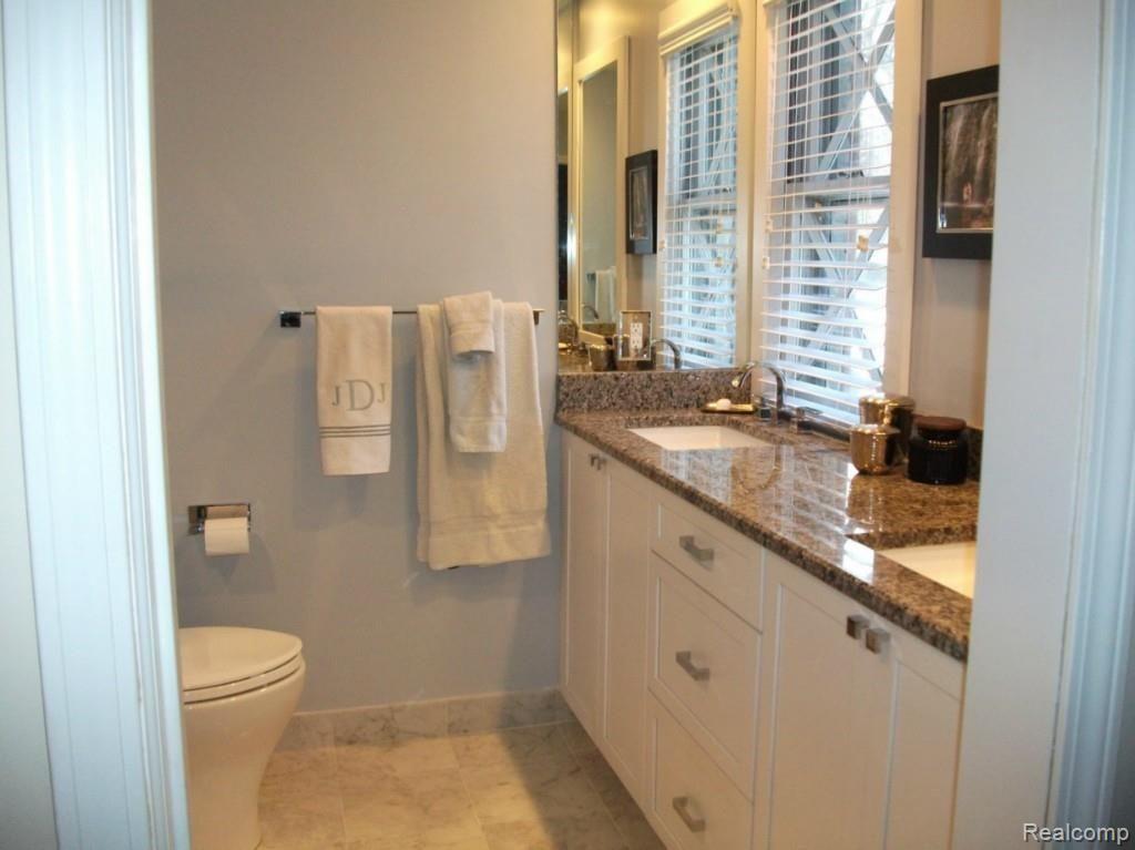 1085 Fox Chase Road Bloomfield Hills, MI 48301 - Photo 16 of 27 Master Bathroom