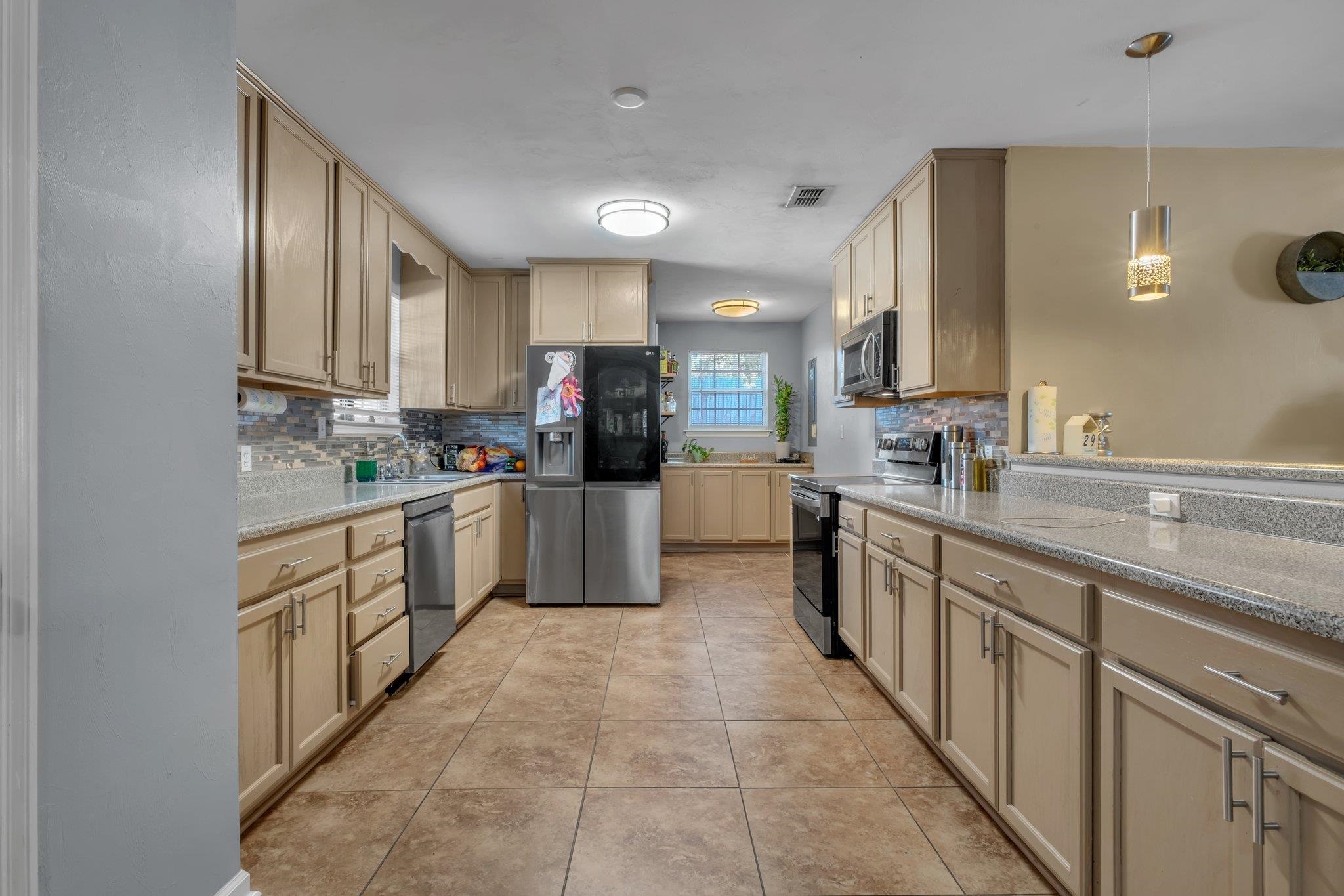 2631 West Mission Road Tallahassee, FL 32304 - Photo 14 of 41
