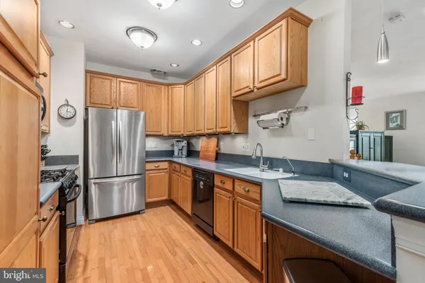 $4,100 | 5114 O'Neill Lane, Alexandria, VA 22304