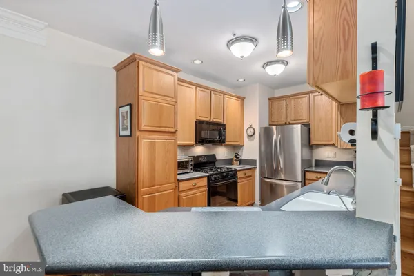 $4,100 | 5114 O'Neill Lane, Alexandria, VA 22304