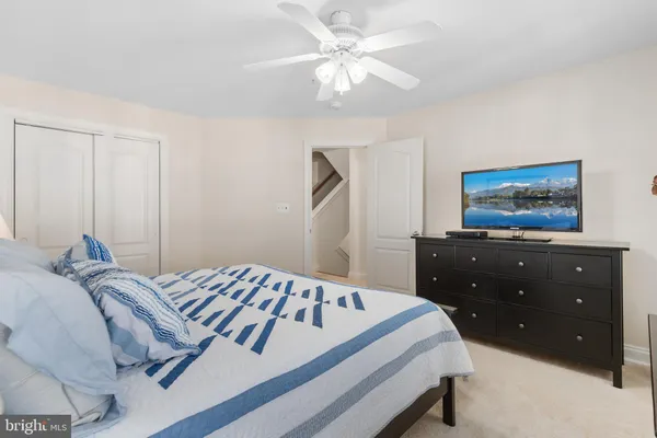 $4,100 | 5114 O'Neill Lane, Alexandria, VA 22304