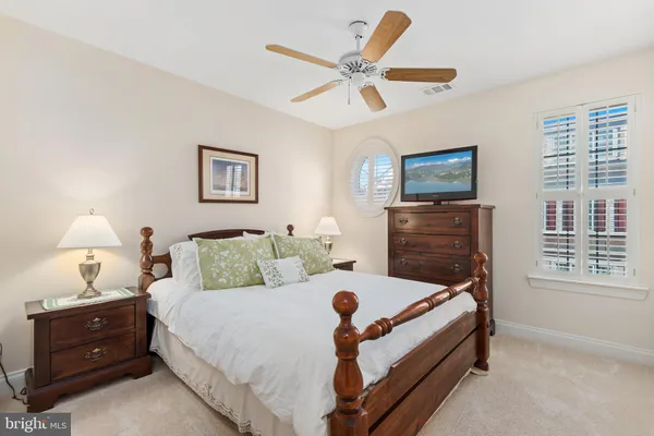 $4,100 | 5114 O'Neill Lane, Alexandria, VA 22304