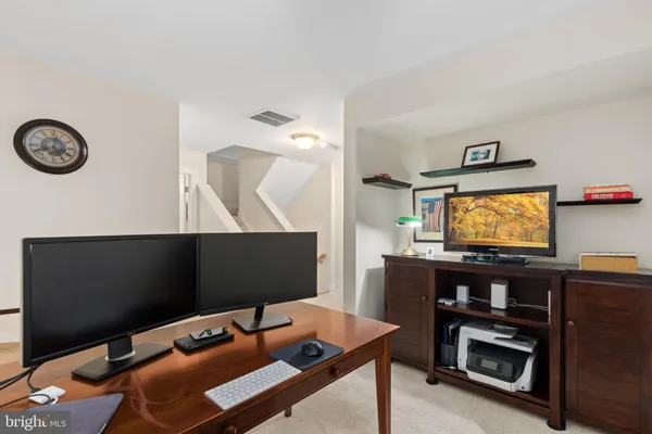 $4,100 | 5114 O'Neill Lane, Alexandria, VA 22304