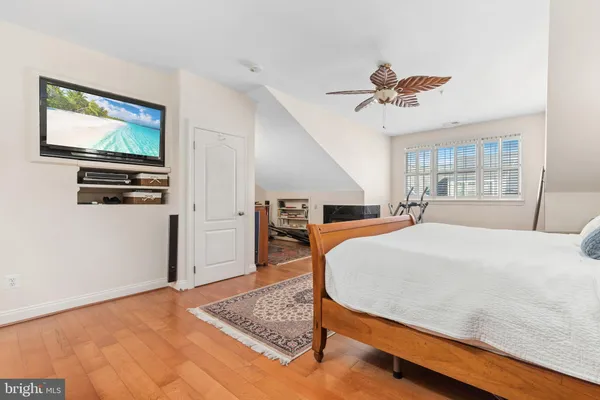 $4,100 | 5114 O'Neill Lane, Alexandria, VA 22304