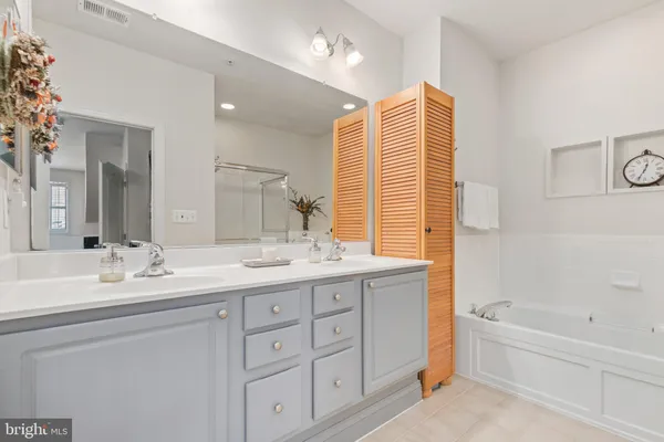 $4,100 | 5114 O'Neill Lane, Alexandria, VA 22304