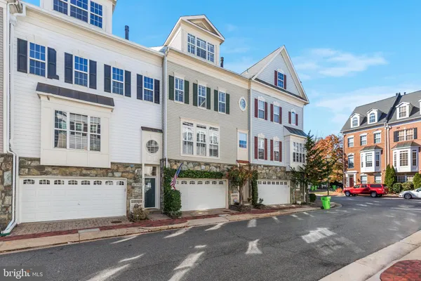 $4,100 | 5114 O'Neill Lane, Alexandria, VA 22304