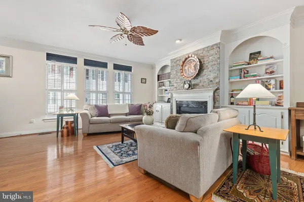 $4,100 | 5114 O'Neill Lane, Alexandria, VA 22304