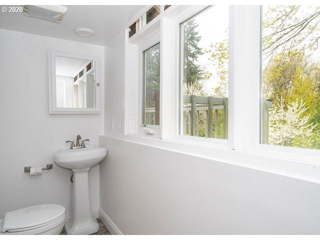2008 Southwest Taylors Ferry Road Portland, OR 97219 - Photo 24 of 31 Gallery Image 24