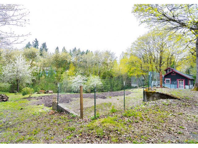 2008 Southwest Taylors Ferry Road Portland, OR 97219 - Photo 30 of 31 Gallery Image 30