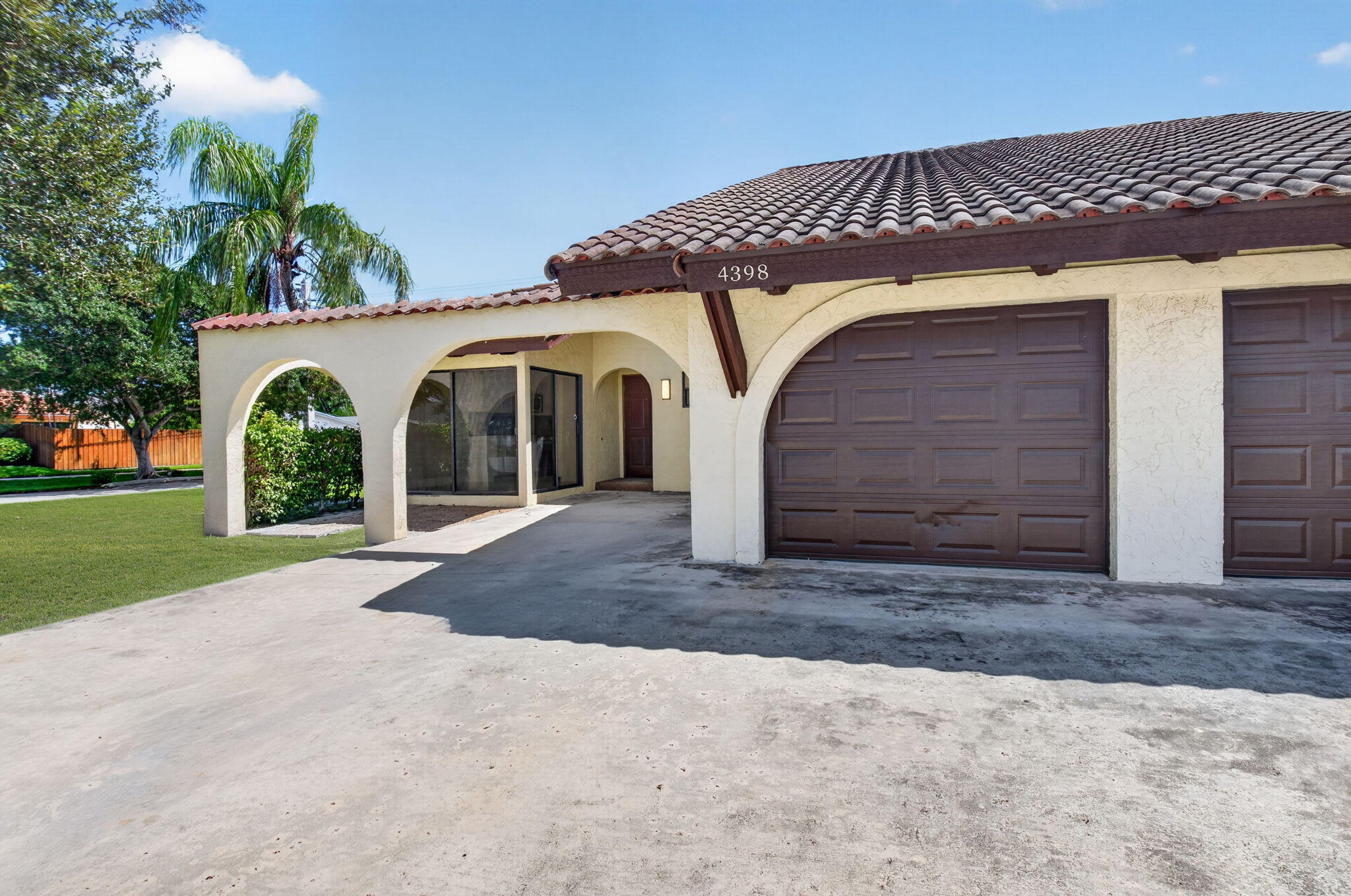 4398 Northeast 5th Avenue Boca Raton, FL 33431 - Photo 3 of 39 2-web-or-mls-DSC_3093