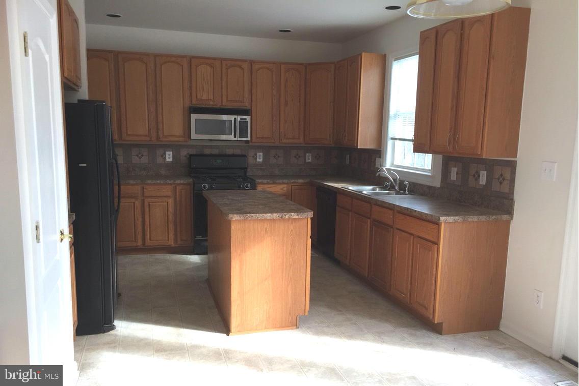9645 Magledt Road Baltimore, MD 21234 - Photo 4 of 10 Kitchen