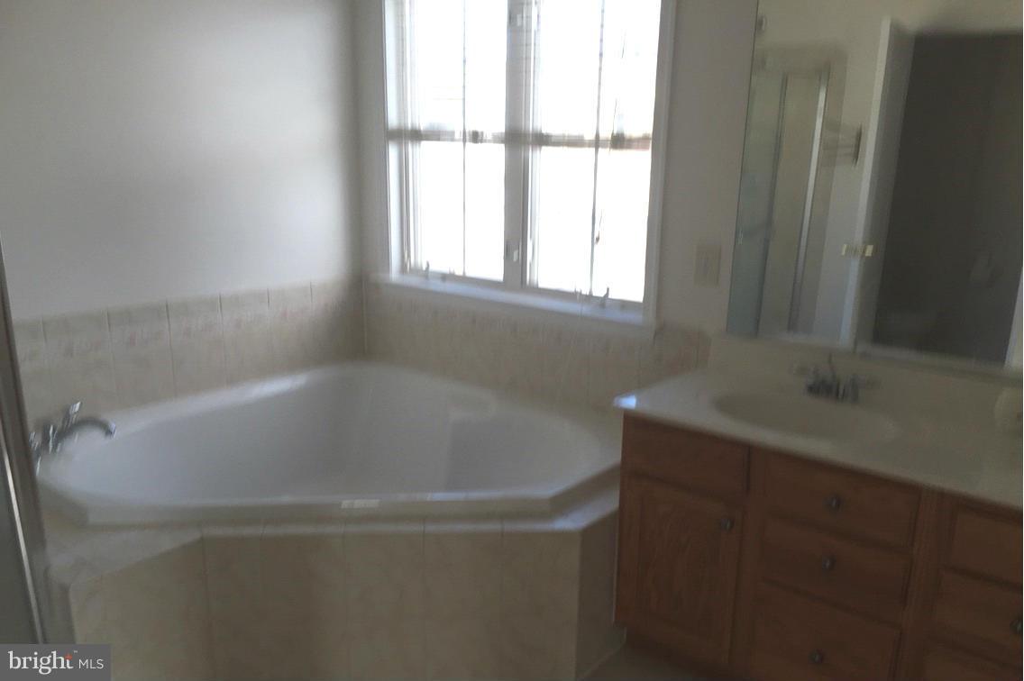 9645 Magledt Road Baltimore, MD 21234 - Photo 8 of 10 Interior (General)