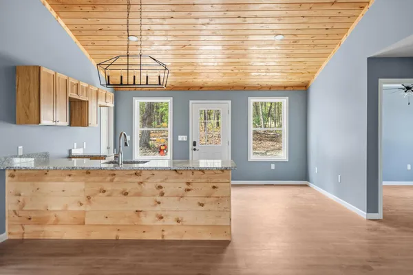 $325,000 | 5 Pin Oak Lane, Mount Jackson, VA 22842