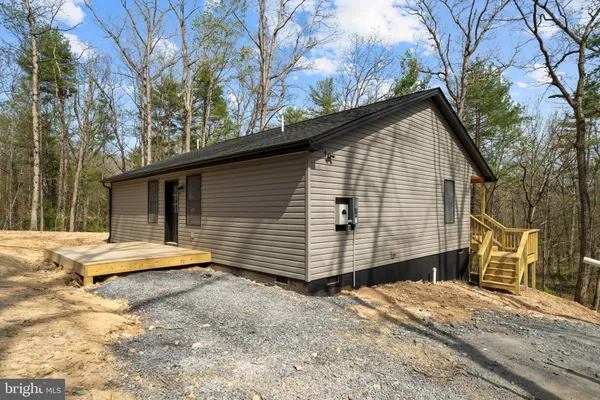 $325,000 | 5 Pin Oak Lane, Mount Jackson, VA 22842