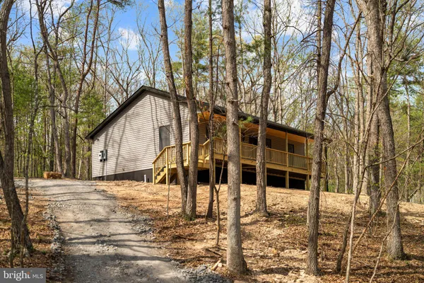 $325,000 | 5 Pin Oak Lane, Mount Jackson, VA 22842