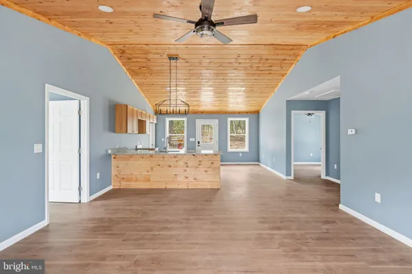 $325,000 | 5 Pin Oak Lane, Mount Jackson, VA 22842
