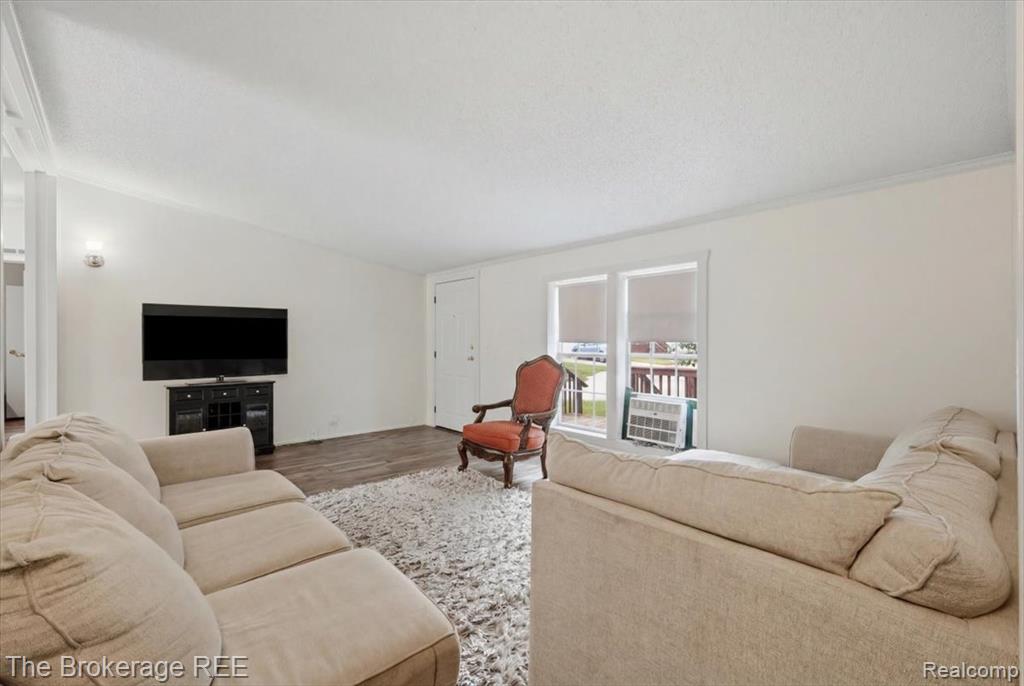 2500 Mann Road Clarkston, MI 48346 - Photo 14 of 33