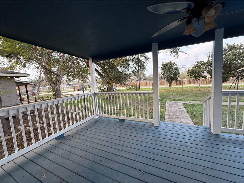 917 Corazan Street Alice, TX 78332 - Photo 18 of 37