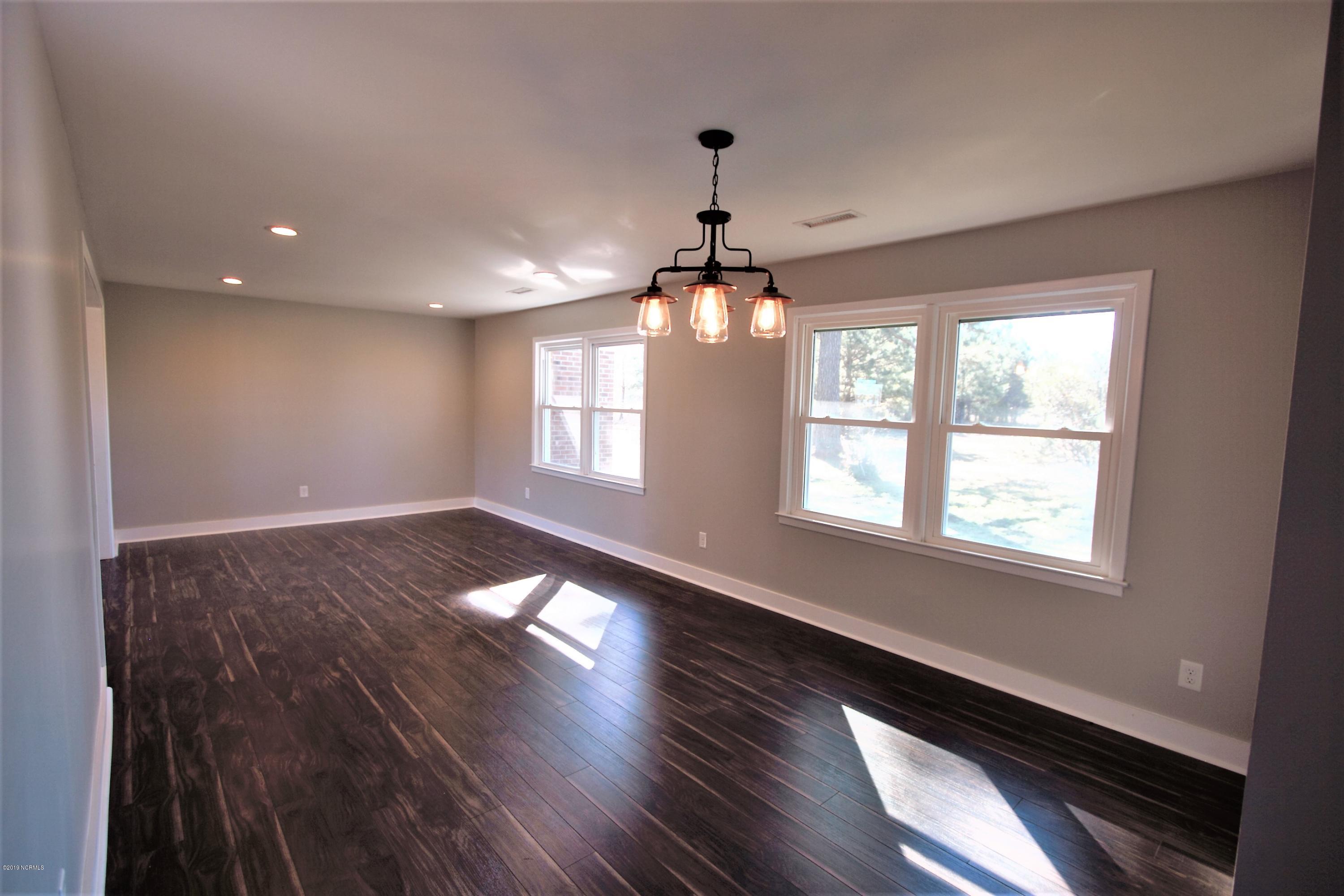 871 Richard Switch Road Currie, NC 28435 - Photo 22 of 45 Dinning Room/Keeping Room