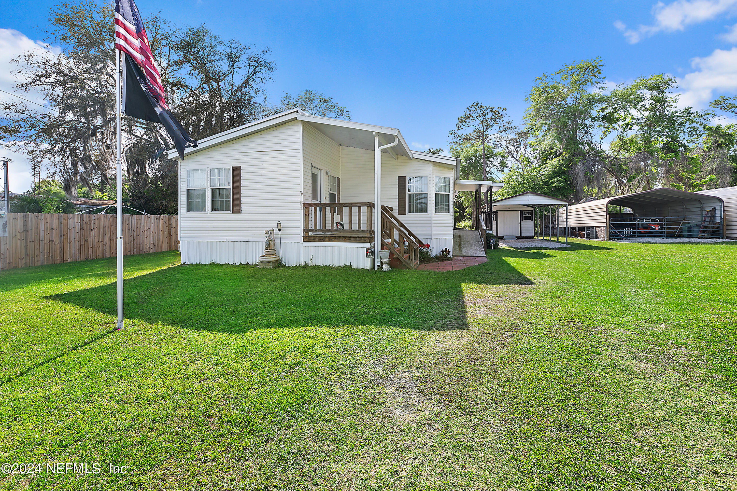 135 Riverside Avenue Satsuma, FL 32189 - Photo 2 of 19 Front Exterior