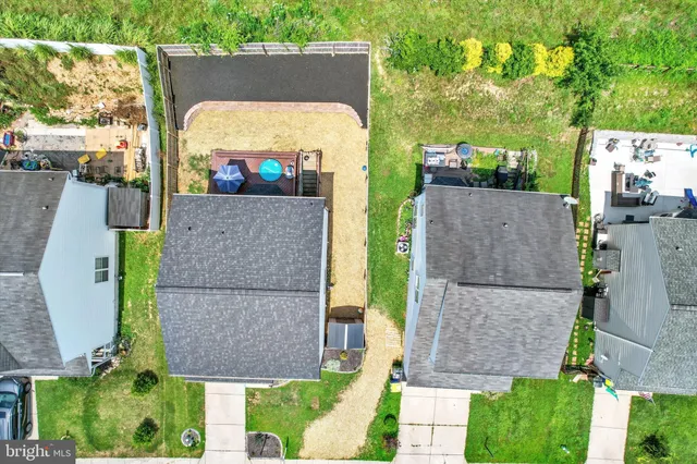 a picture of outdoor space with seating area