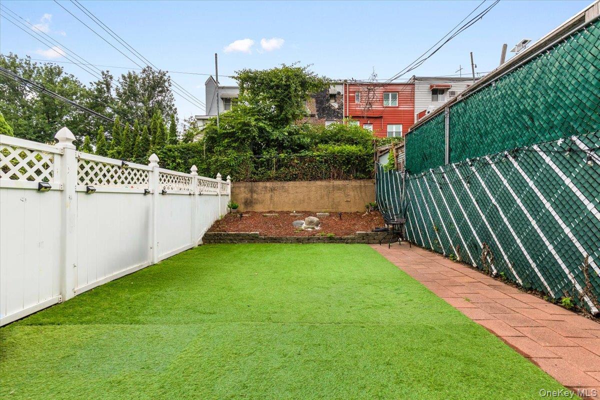 3303 Eastchester Road Bronx, NY 10469 - Photo 18 of 19