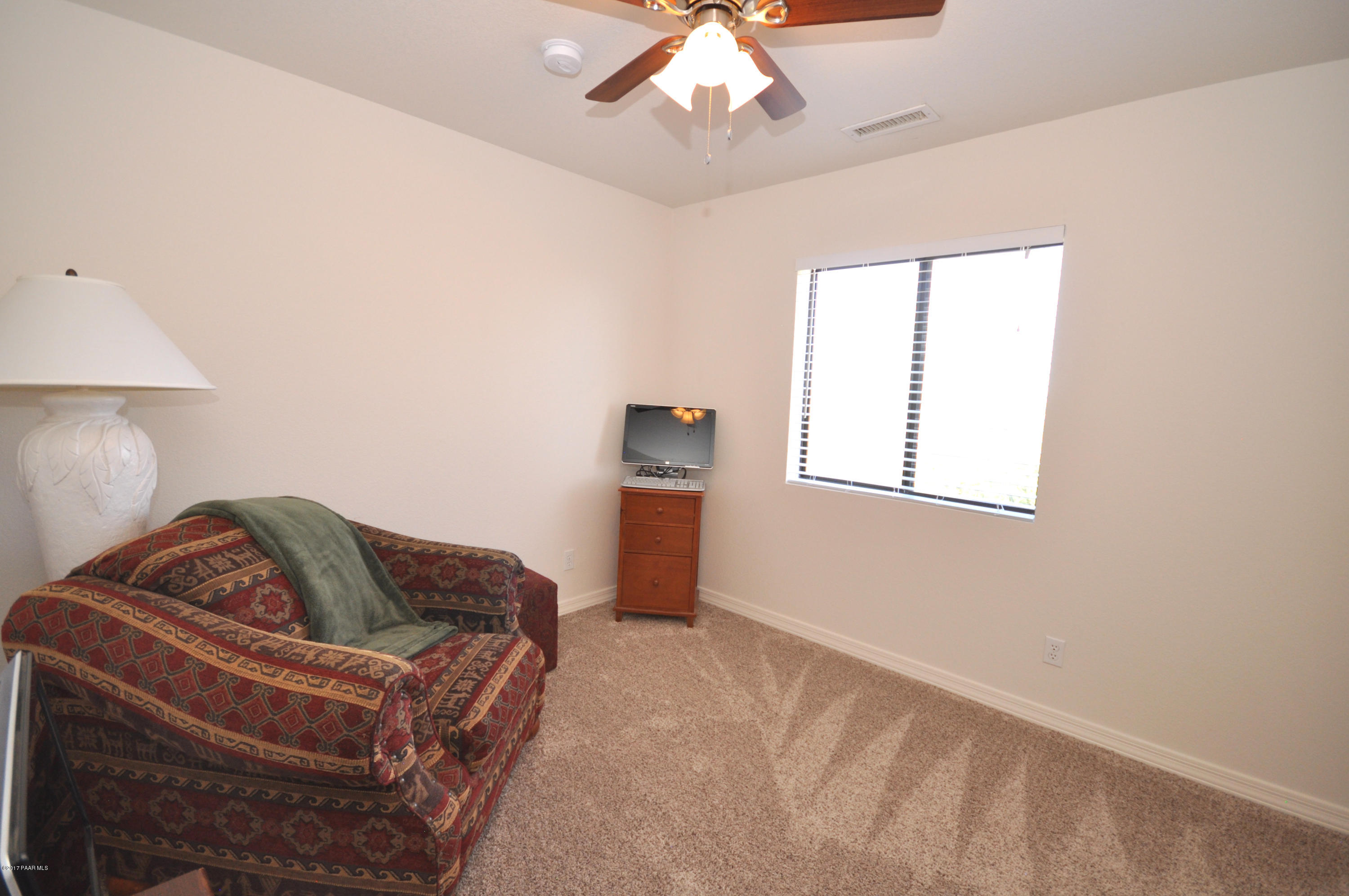 21490 Shotgun Ridge Road Paulden, AZ 86334 - Photo 22 of 51 Guest room