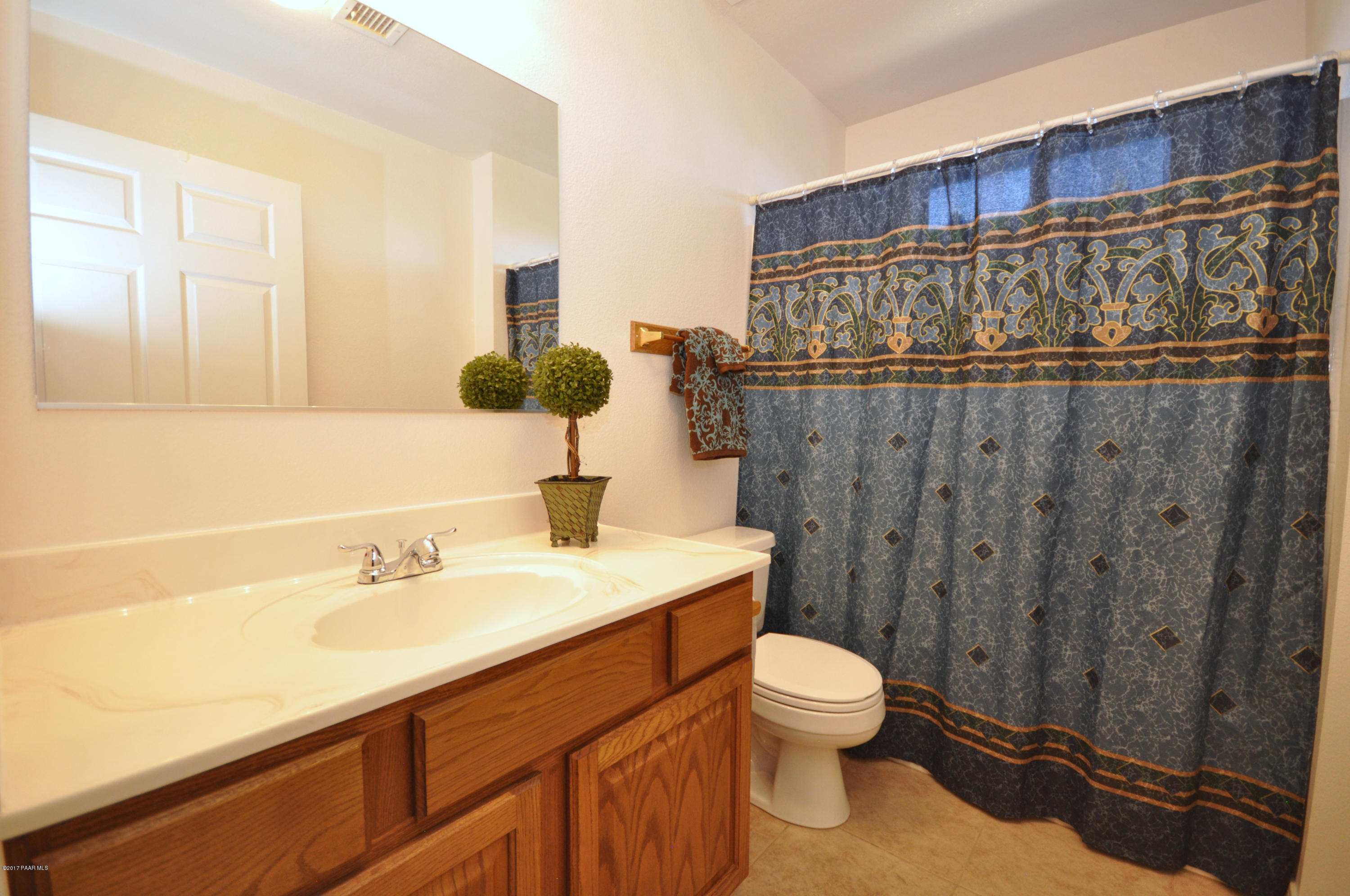 21490 Shotgun Ridge Road Paulden, AZ 86334 - Photo 24 of 51 Guest bathroom