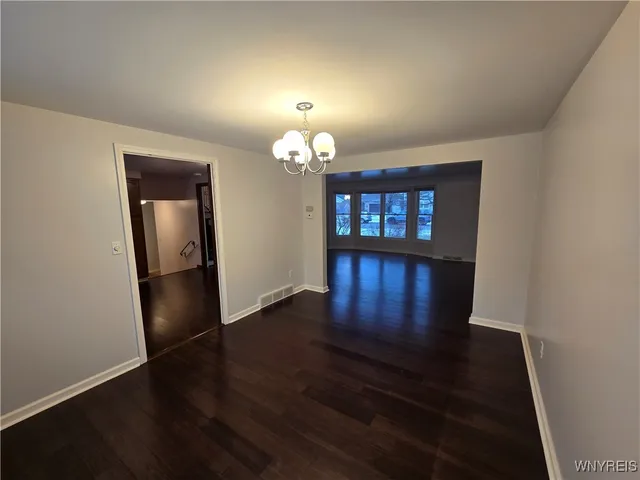 $2,750 | 161 Foxpoint West, Amherst, NY 14221