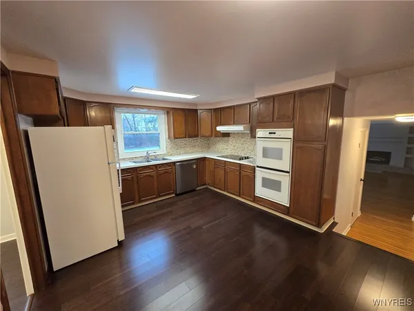 $2,750 | 161 Foxpoint West, Amherst, NY 14221