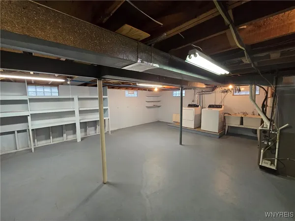 $2,750 | 161 Foxpoint West, Amherst, NY 14221