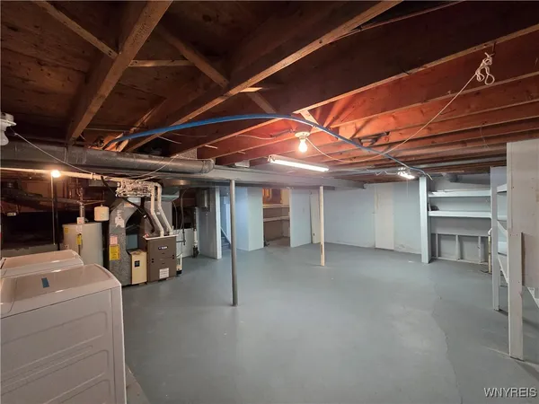 $2,750 | 161 Foxpoint West, Amherst, NY 14221