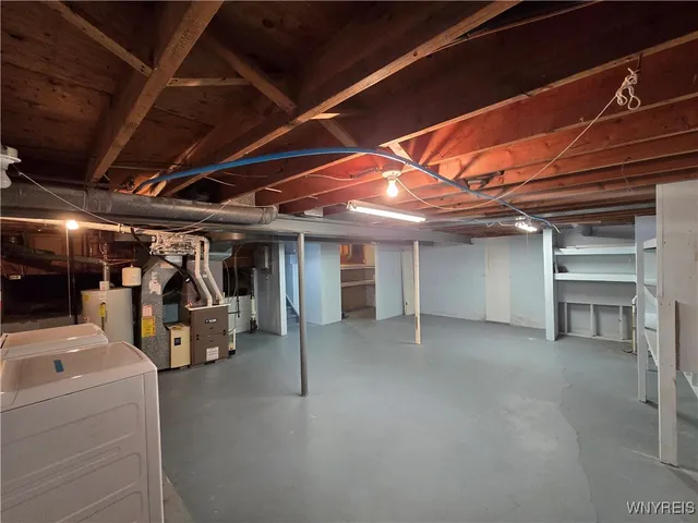 $2,750 | 161 Foxpoint West, Amherst, NY 14221