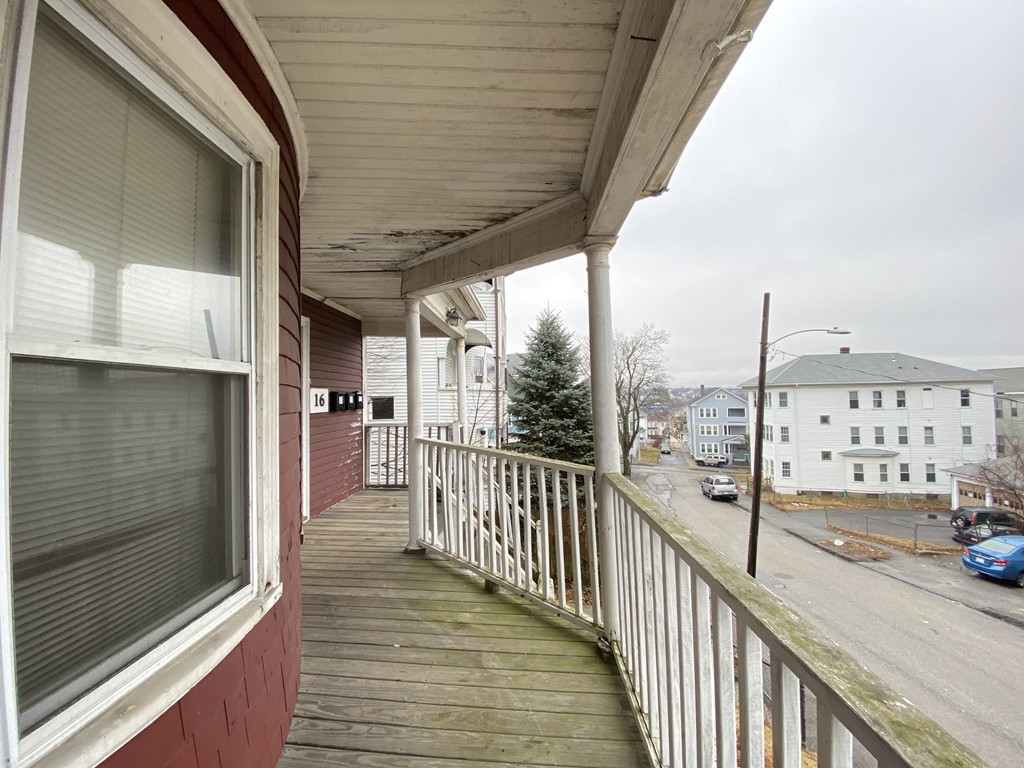 16 Hillside Street Worcester, MA 01610 - Photo 2 of 36