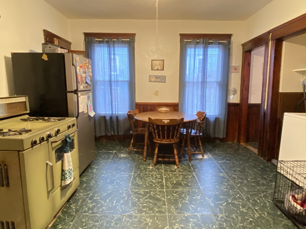 16 Hillside Street Worcester, MA 01610 - Photo 3 of 36