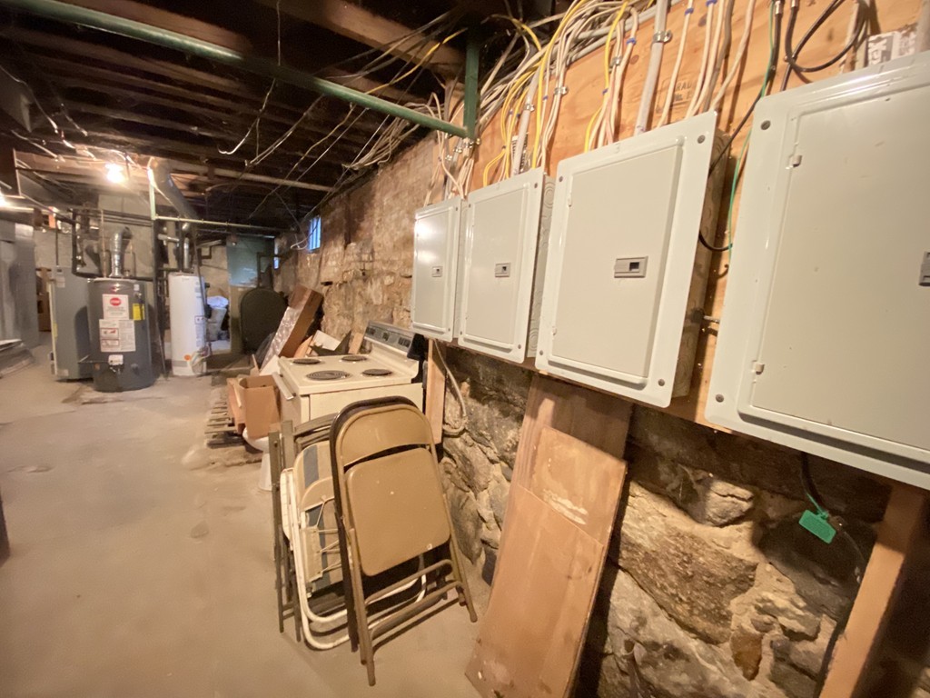 16 Hillside Street Worcester, MA 01610 - Photo 32 of 36