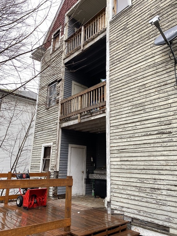 16 Hillside Street Worcester, MA 01610 - Photo 34 of 36