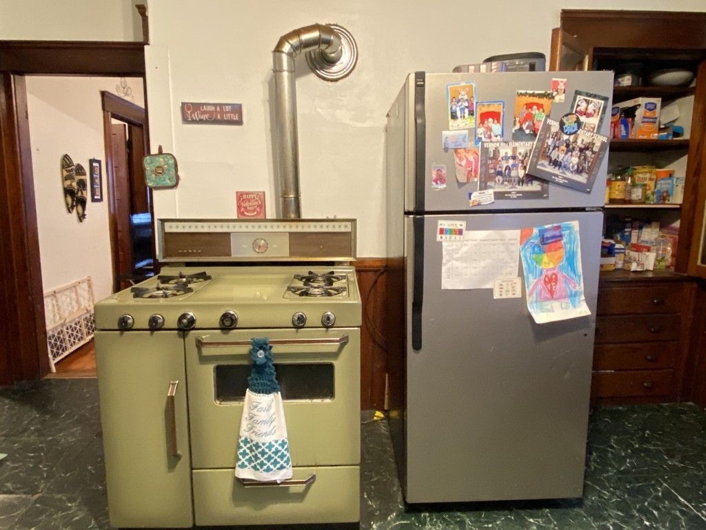 16 Hillside Street Worcester, MA 01610 - Photo 4 of 36